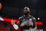拿球就是干！多米尼克-琼斯半场16中9砍下28分5助 得分全队一半
