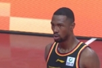 双外援又齐发挥！贾尔斯15中10砍21分11板 亨特16中11砍23分7板