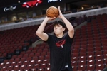 12.5%！解说：杨瀚森需提升三分 在NBA没投出夏联的手感 这不难练